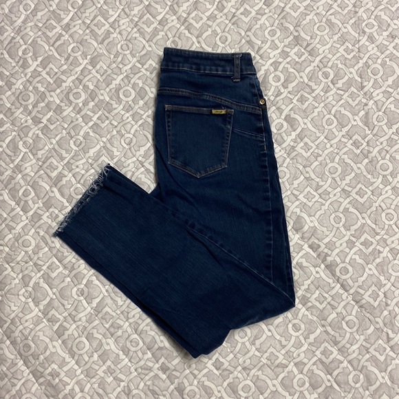 Chico's So Lifting Straight Leg (Raw Hem) Jeans size 1 (size 8) - Picture 6 of 7